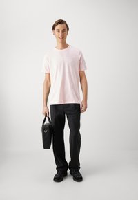 Tommy Hilfiger ARCHED TEE - T-shirts med print - pink crystal