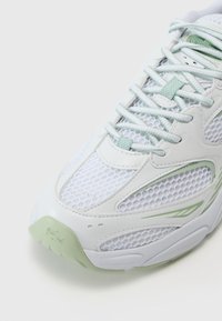 Lacoste STORM 96  - Tenisice - white/green