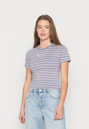Karl Kani SMALL SIGNATURE TIGHT STRIPE TEE - Marškinėliai su spaudiniu - blue