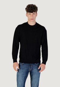 Pullover - black