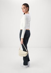 BDG Urban Outfitters BROOKE BOOTFLARE - Šiek tiek platėjantys apačioje džinsai - black
