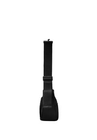 Sort stofpose med en robust lodret rem. Det slanke design har en lynlåslomme på siden og en struktureret rem for bedre greb.
