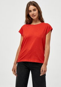 Minus MILETI TEE - Paprasti marškinėliai - lipstick red
