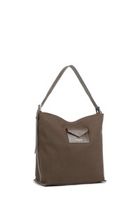 Borsa a tracolla in tela marrone con una superficie testurizzata, dotata di una tasca in pelle a contrasto e un'unica tracolla. Chiusura a zip nella parte superiore.