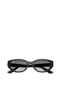 Occhiali da sole neri a occhio di gatto con montatura in plastica lucida, lenti grigie e il distintivo logo Ray-Ban sulla lente superiore sinistra.