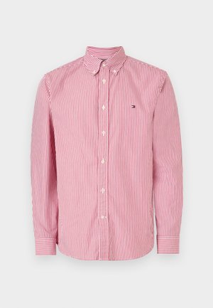Rood-wit gestreepte langesleeve shirt met een button-down kraag, knopen aan de voorkant en een klein logo op de borst. Katoenen stof.
