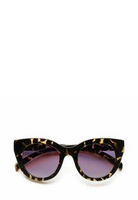 Occhiali da sole a forma di occhio di gatto con un motivo in nero e tartaruga, lenti viola sfumate e una montatura in plastica elegante.