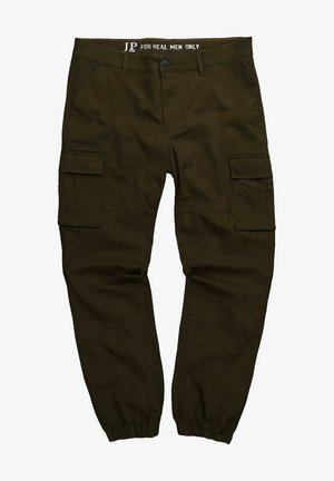 Oliivinvihreät cargo-housut, jotka on valmistettu kestävästä kankaasta. Niissä on useita sivutaskuja, elastiset hihat ja nappisulkimet.