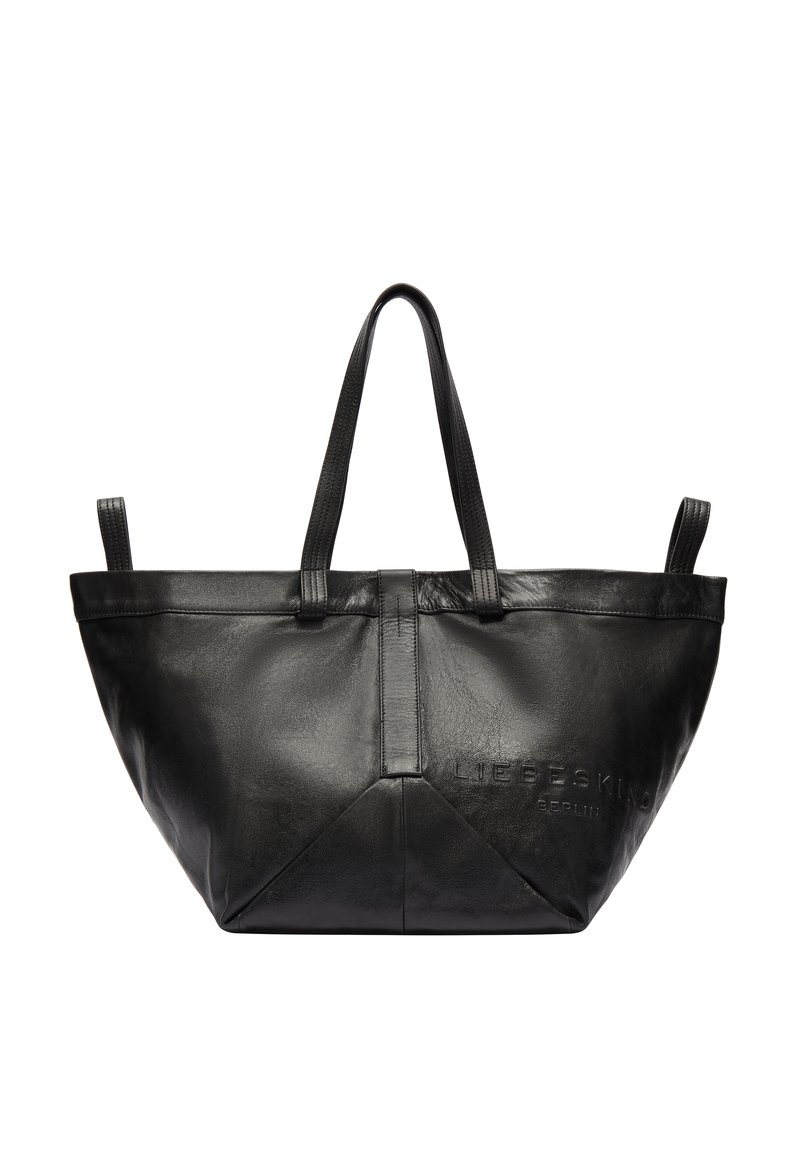 Czarna skórzana torba typu tote z dwoma górnymi uchwytami, teksturowaną powierzchnią i wyszywanymi detalami. Posiada wytłoczone logo z przodu.