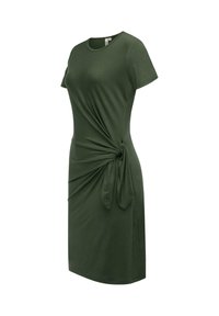Donkergroene knie-lange jurk met korte mouwen en een knoopdetail aan de zijkant dat geplooide stof aan de taille creëert.