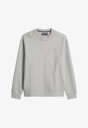 Szara bluza sweatshirt wykonana z miękkiej bawełnianej mieszanki, z okrągłym dekoltem, długimi rękawami, ribbowymi mankietami oraz subtelnym logo na piersi. Gładka struktura, luźny krój.