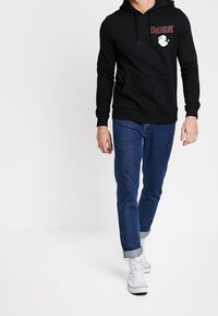 Mister Tee Felpa con cappuccio - black