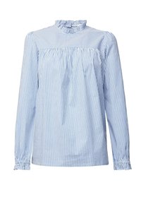 Blouse à manches longues à rayures verticales bleues et blanches avec col montant volanté et poignets froncés.