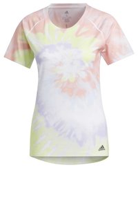 T-shirt de sport Adidas manches courtes avec motif tie-dye pastel en jaune, rose et violet, col rond et logo Adidas près de l'ourlet.