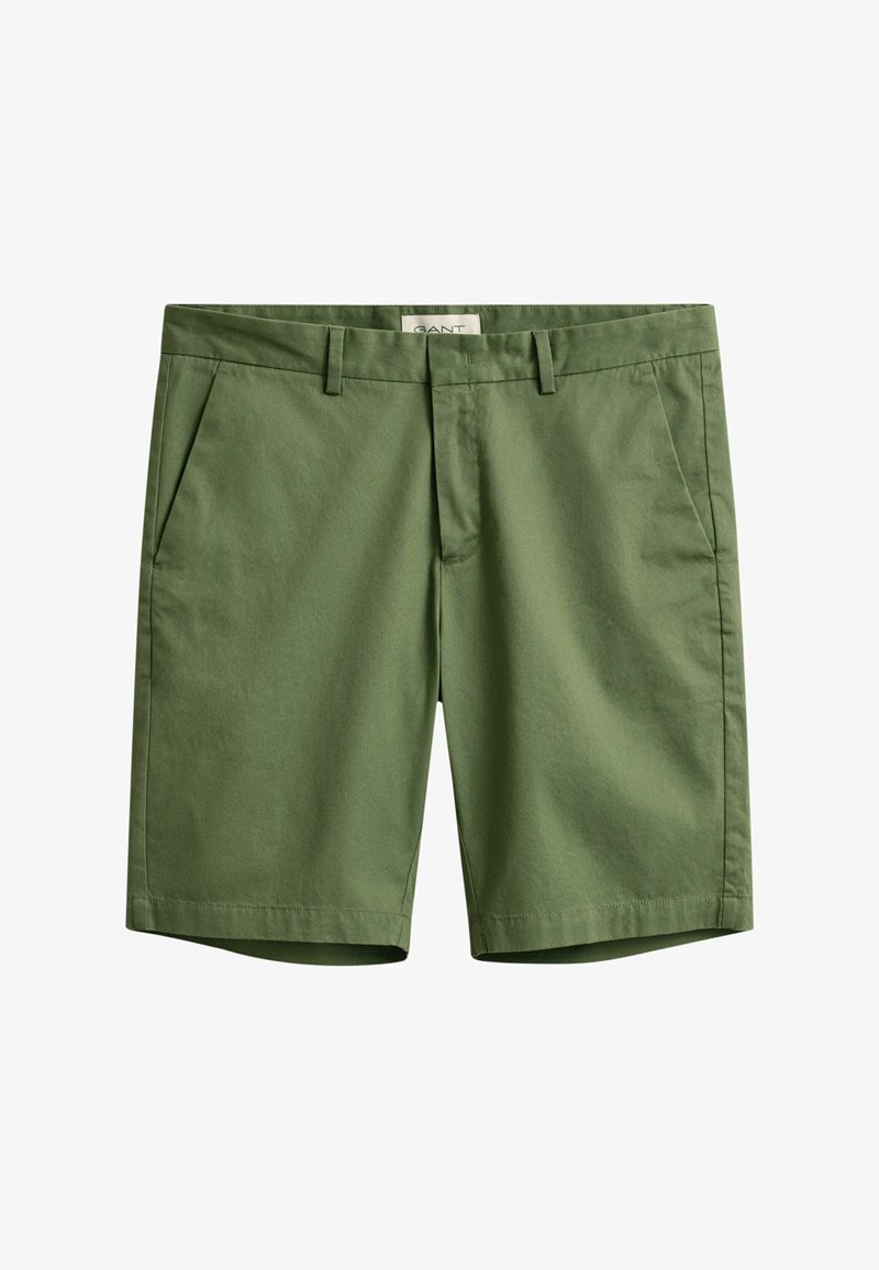 Pantalones cortos de algodón para hombre de color verde oliva hasta la rodilla, con presillas para cinturón, cremallera frontal y bolsillos laterales.