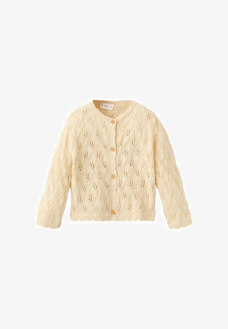 Cardigan tricotat de culoare crem, cu tiv ondulat, textură cu model de frunze și nasturi din lemn pe partea din față.