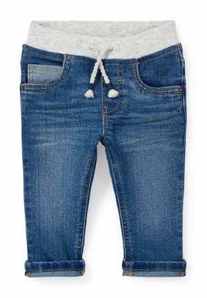 Jean en denim bleu pour tout-petit avec revers roulés, taille élastique grise et fermeture à cordon blanc.