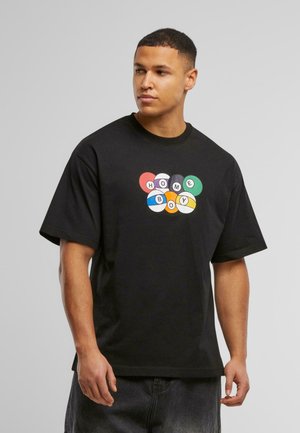 SNEAKY SNOOKER - Print T-shirt - black