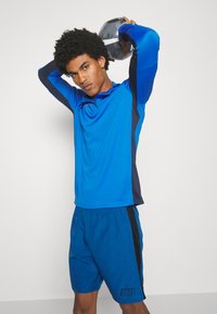 Nike Performance ACADEMY 23 - Pantalón corto de deporte - industrial blue black