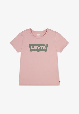 T-shirt rose à manches courtes avec logo Levi's vert centré sur la poitrine et petite étiquette rouge Levi's sur la couture latérale.