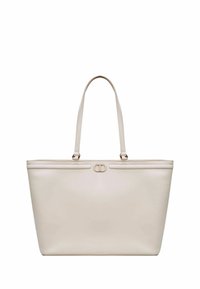 Borsa a tracolla beige realizzata in pelle texturizzata con due manici robusti. Presenta una finitura liscia e un accento centrale con il logo sul davanti.