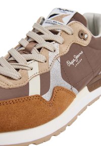 Pepe Jeans Tenisice - camel/beige