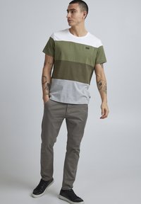 Blend BHTee - Marškinėliai su spaudiniu - olive night