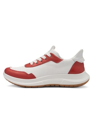 Low-Top-Sneaker mit weißer Basis, roten Akzenten, weißen Schnürsenkeln und einer hellbraunen Gummisohle, gezeigt von der Außenseite.