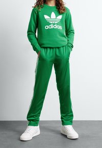 adidas Originals TREFOIL CREW-JUNIOR - Sweatshirt - green
