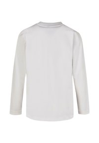 Langermig wit shirt met een ronde hals, gemaakt van glad katoen, en een eenvoudig ontwerp zonder patronen of accenten.