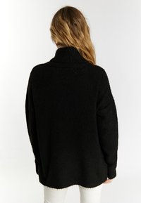 usha Sweter