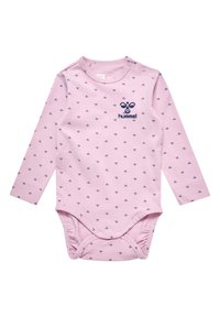 Langærmet lyserød babybodystocking lavet af bomuld, med et gentaget lille marineblåt mønster og et marineblåt logo på brystet. Trykknaplukning ved skulderen og bunden.