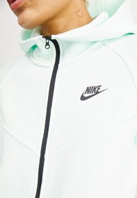 Nike Sportswear Camisola com fecho - barely green black