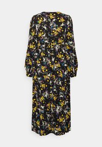 Vestido maxi preto florido com mangas longas, apresentando flores amarelas, brancas e azuis, com um decote redondo e um design de cintura franzida.