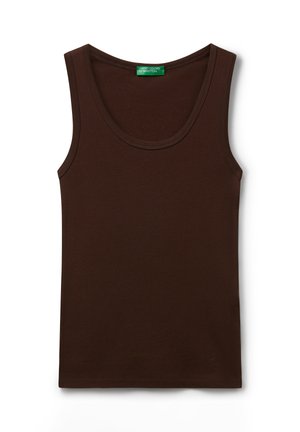 Donkerbruine mouwloze katoenen tanktop met een ronde hals en een klein logo nabij de onderrand op een witte achtergrond.