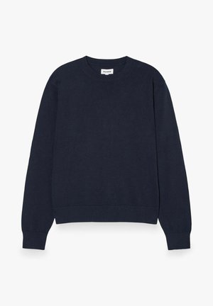 Pull bleu marine à col rond, manches longues avec poignets et ourlet côtelés, design uni, présenté sur fond blanc.