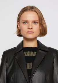 Pepe Jeans ANGELA - Casaco curto - black