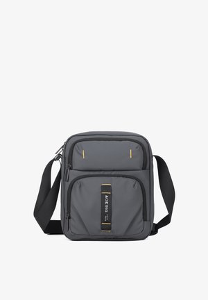 Grau Messenger Bag mit strukturierter Oberfläche, zwei vorderen Taschen und gelben Nähten. Verfügt über einen verstellbaren Schultergurt und ein Logopatch.