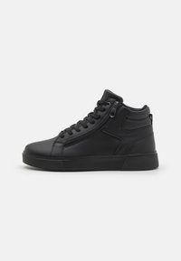 Pier One Magas szárú edzőcipők - black