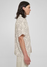 Urban Classics RESORT - Srajca - softseagrassflower