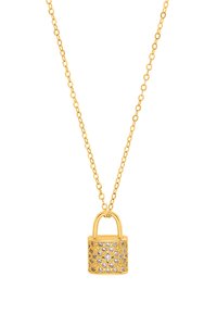 Gouden ketting met een hangslot hanger versierd met heldere edelstenen, met een gestructureerd oppervlak en een schakelkettng ontwerp.