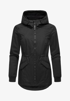 Crna jakna od najlona s kapuljačom, prednjim patentnim zatvaračem, elastičnim manžetama i dva bočna džepa. Ima cinčani struk i produženi stražnji rub.
