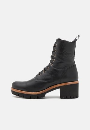 Plateaustiefelette - black