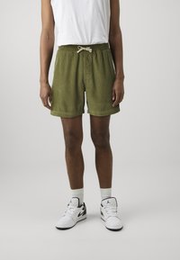 BDG Urban Outfitters Šortky - green
