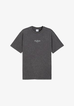 Donkergrijze katoenen t-shirt met ronde hals en korte mouwen. Inclusief subtiele borduursels op de voorkant en een versleten, vintage uitstraling.