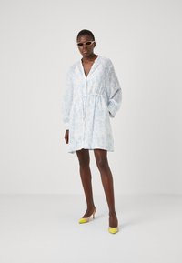 Samsøe Samsøe AMELIE DRESS - Marškininė suknelė - light blue