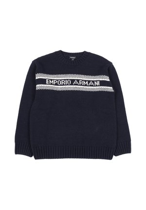 Maglione lavorato a maglia blu con collo rotondo, dotato di una striscia bianca sul petto con il testo "EMPORIO ARMANI" lavorato. Orlo e polsini a costina.