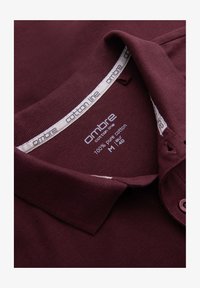 Seleccionado, burgundy