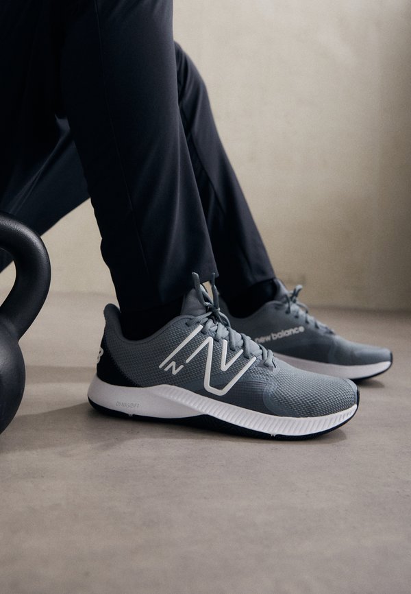 DYNASOFT TRNR V2 - Training shoe - titanium3