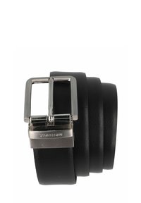 Cinturón de cuero negro con una hebilla rectangular plateada, que presenta una textura suave y múltiples capas de cuero para un ajuste ajustable.
